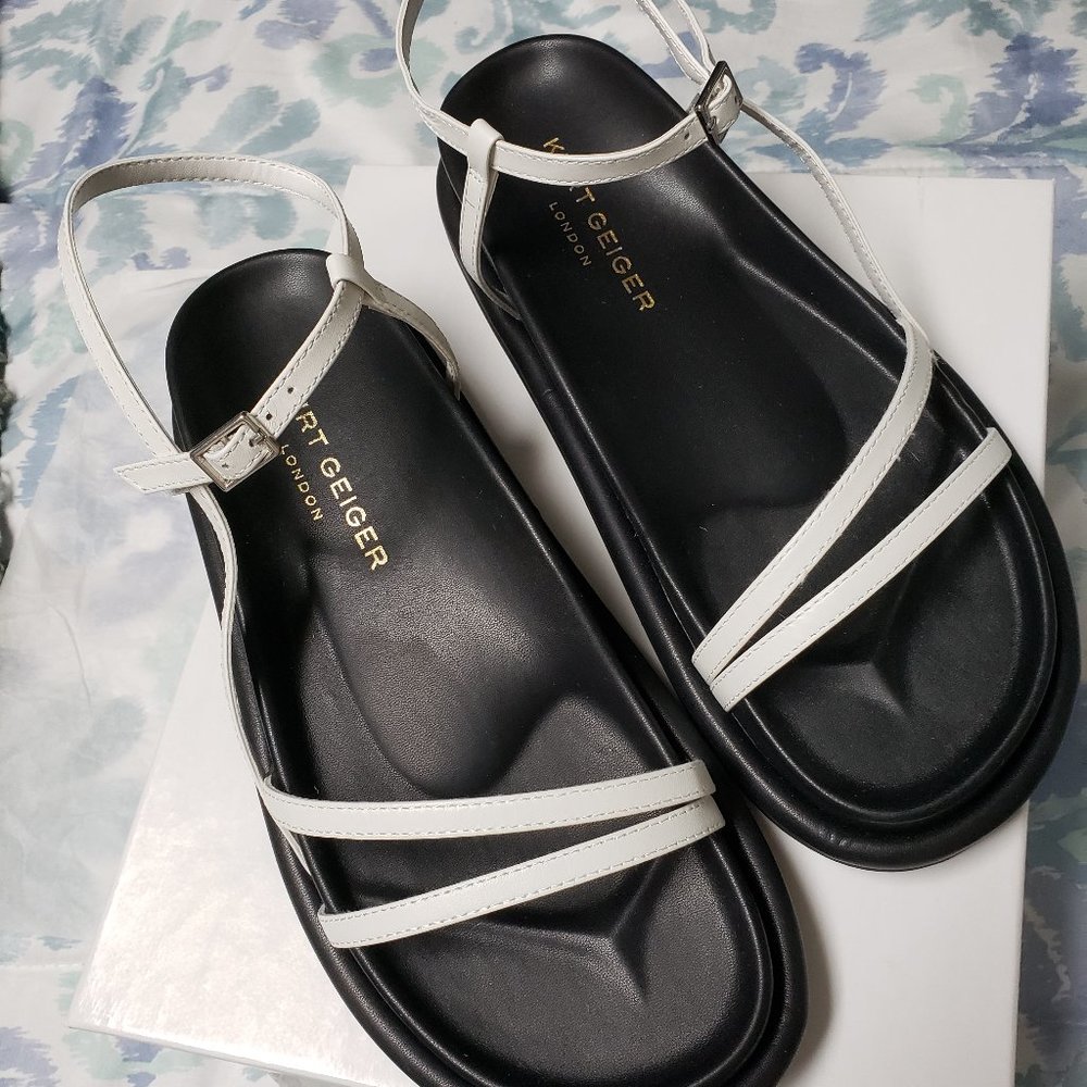 Last Pair 8.5 NIB Kurt Geiger London Flatform Strappy Sandals White Black